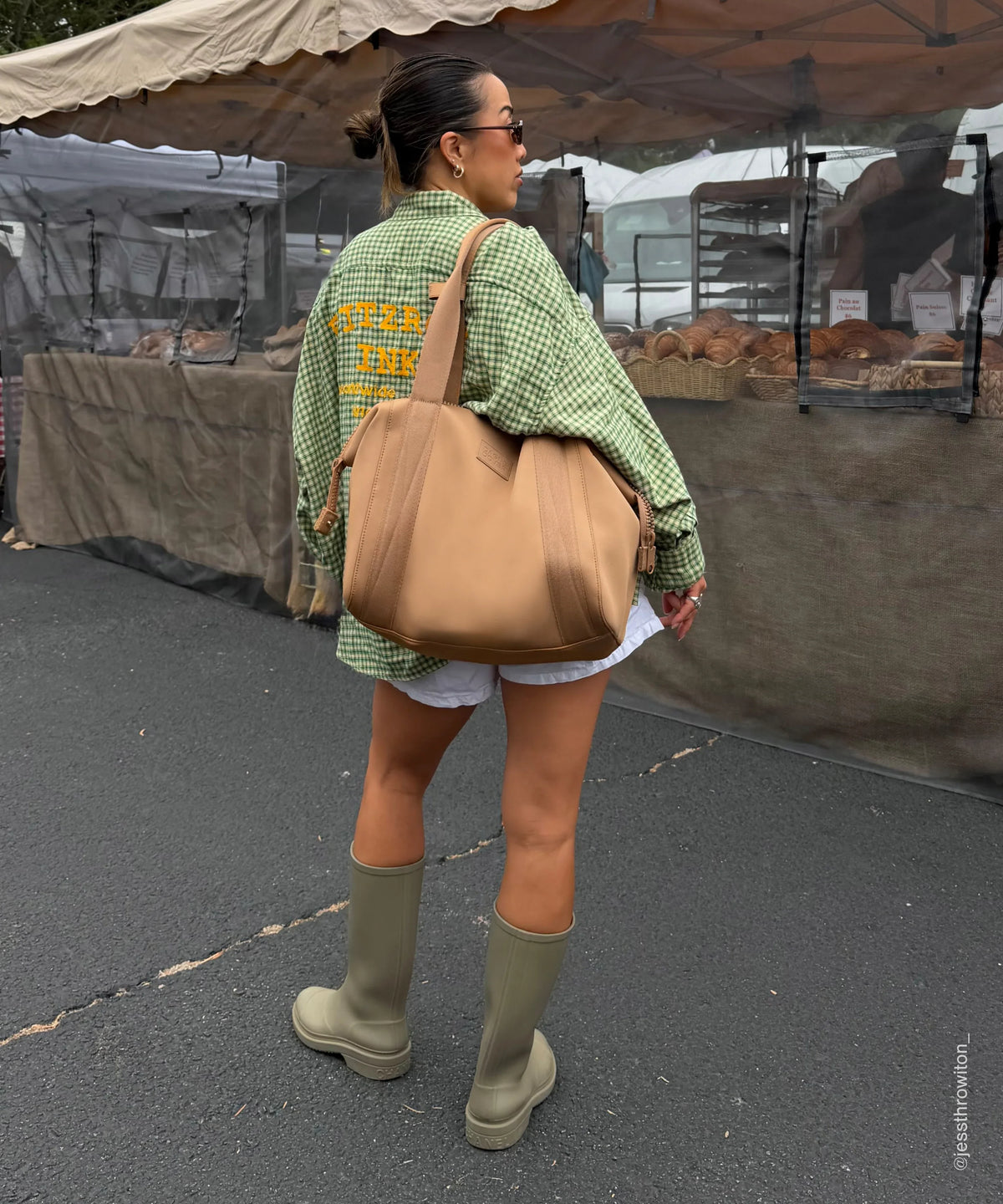 Landon Carryall in Camel, Medium