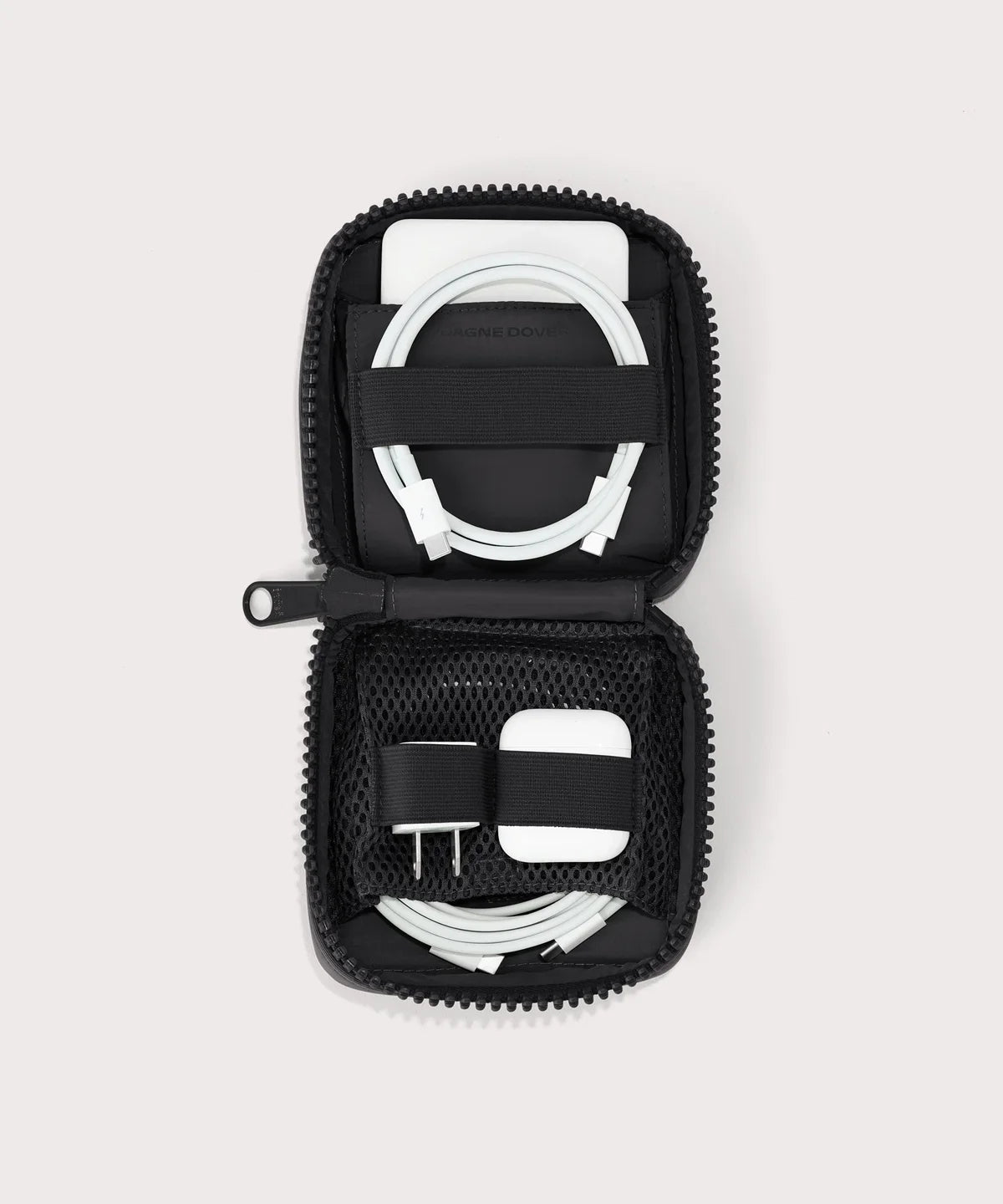 Arlo Tech Organizer in Onyx, Small